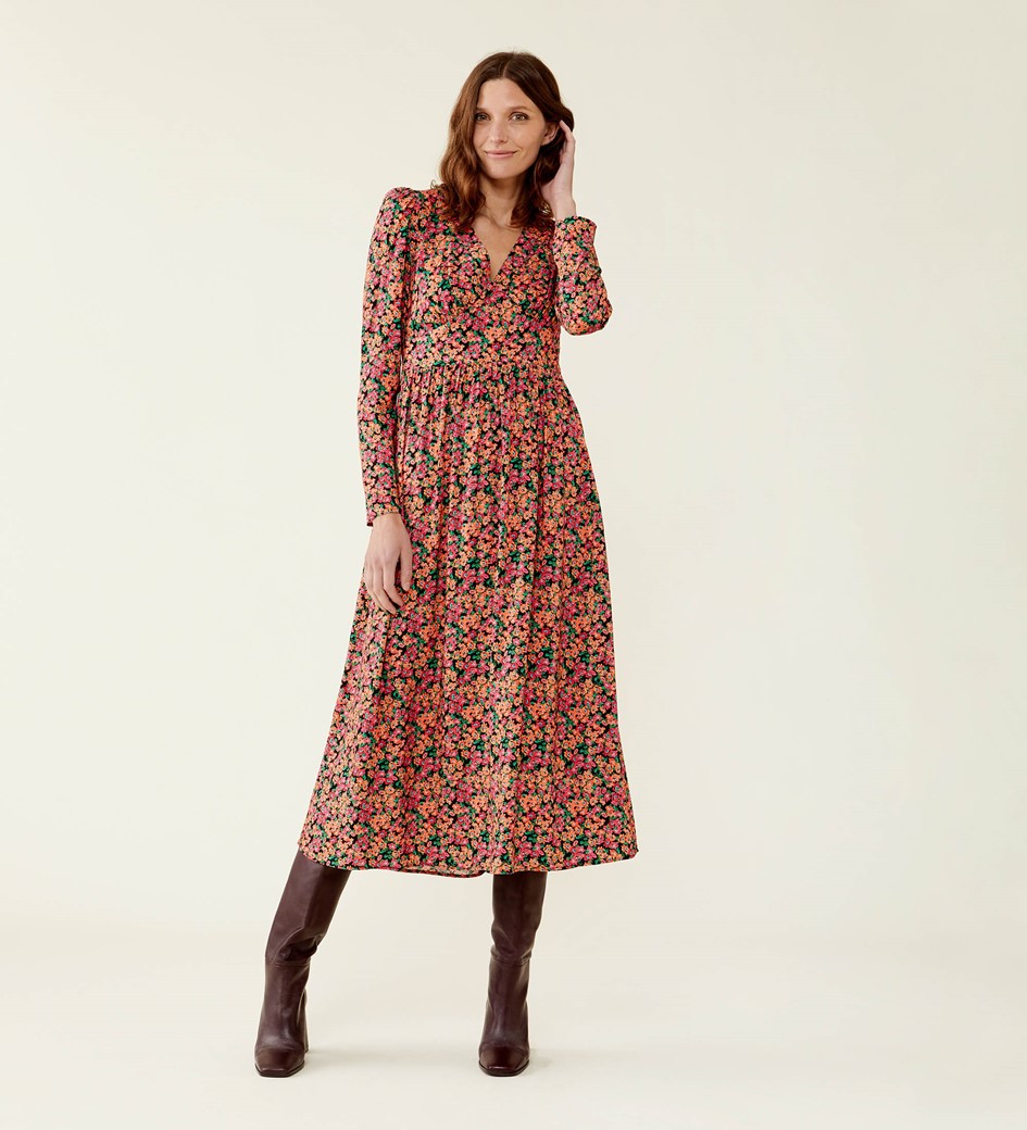 Carrie Orange Daisies Midi Dress                                                 LENZING™ ECOVERO™